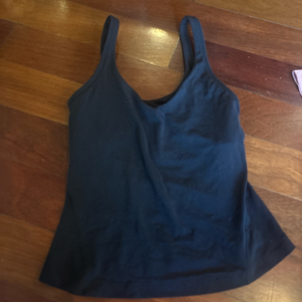 black lululemon aline tank long